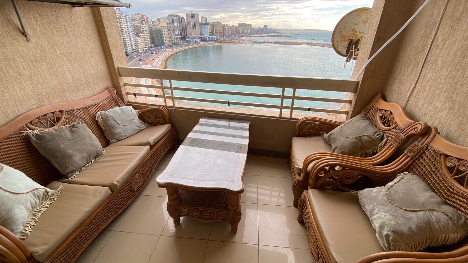 شقة 3 غرف كود 1102 ميامي VIP